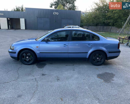 Синий Фольксваген Пассат, объемом двигателя 1.78 л и пробегом 355 тыс. км за 4800 $, фото 6 на Automoto.ua