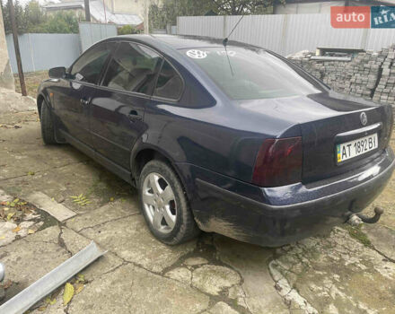 Синий Фольксваген Пассат, объемом двигателя 1.6 л и пробегом 300 тыс. км за 2800 $, фото 3 на Automoto.ua