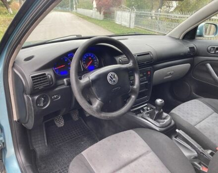 Синий Фольксваген Пассат, объемом двигателя 1.6 л и пробегом 340 тыс. км за 2800 $, фото 9 на Automoto.ua