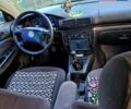 Синій Фольксваген Пассат, об'ємом двигуна 1.6 л та пробігом 300 тис. км за 2800 $, фото 1 на Automoto.ua