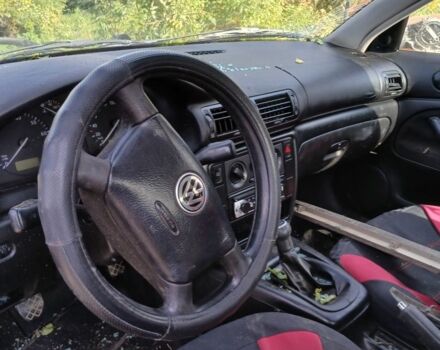 Синий Фольксваген Пассат, объемом двигателя 0 л и пробегом 300 тыс. км за 800 $, фото 2 на Automoto.ua