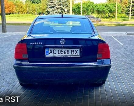 Синий Фольксваген Пассат, объемом двигателя 1.6 л и пробегом 275 тыс. км за 2799 $, фото 3 на Automoto.ua