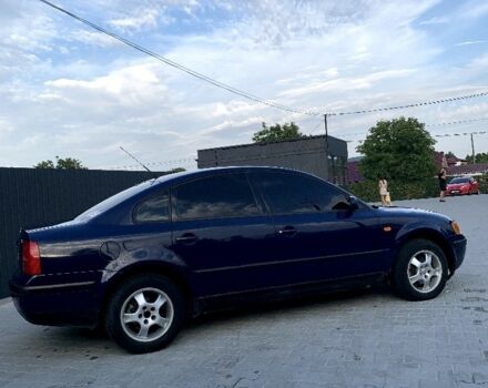 Синий Фольксваген Пассат, объемом двигателя 1.8 л и пробегом 390 тыс. км за 3200 $, фото 2 на Automoto.ua