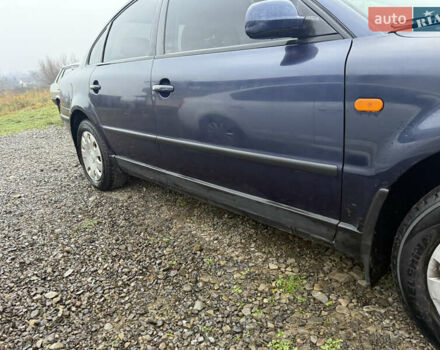 Синий Фольксваген Пассат, объемом двигателя 1.6 л и пробегом 220 тыс. км за 3200 $, фото 9 на Automoto.ua