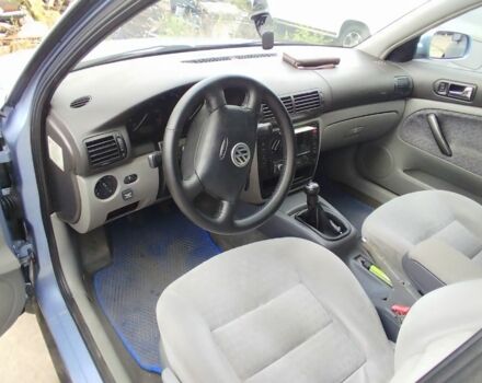 Синій Фольксваген Пассат, об'ємом двигуна 1.6 л та пробігом 334 тис. км за 3500 $, фото 1 на Automoto.ua