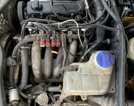 Синий Фольксваген Пассат, объемом двигателя 1.6 л и пробегом 304 тыс. км за 1300 $, фото 3 на Automoto.ua