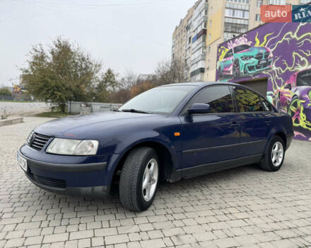 Синий Фольксваген Пассат, объемом двигателя 1.6 л и пробегом 444 тыс. км за 2650 $, фото 5 на Automoto.ua