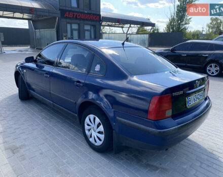 Синий Фольксваген Пассат, объемом двигателя 1.78 л и пробегом 314 тыс. км за 3800 $, фото 5 на Automoto.ua