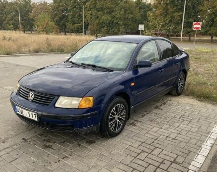 Синий Фольксваген Пассат, объемом двигателя 1.6 л и пробегом 290 тыс. км за 2500 $, фото 4 на Automoto.ua
