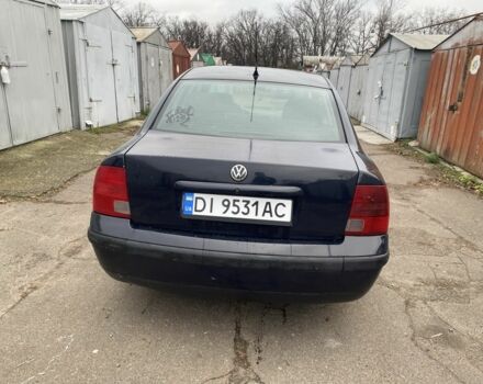 Синий Фольксваген Пассат, объемом двигателя 1.6 л и пробегом 307 тыс. км за 1550 $, фото 4 на Automoto.ua