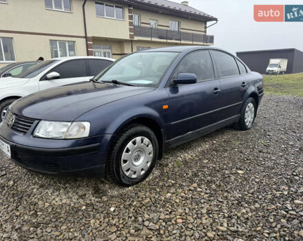 Синий Фольксваген Пассат, объемом двигателя 1.6 л и пробегом 220 тыс. км за 3200 $, фото 2 на Automoto.ua