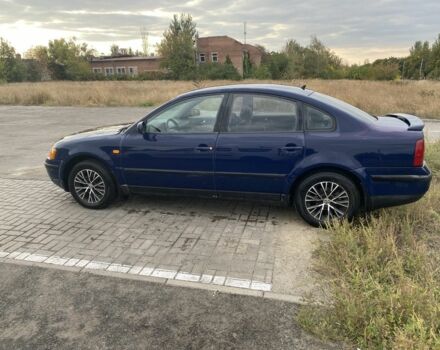 Синий Фольксваген Пассат, объемом двигателя 1.6 л и пробегом 290 тыс. км за 2500 $, фото 2 на Automoto.ua