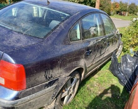 Синий Фольксваген Пассат, объемом двигателя 0 л и пробегом 300 тыс. км за 800 $, фото 5 на Automoto.ua