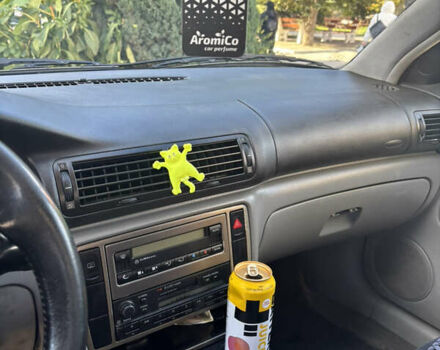 Синий Фольксваген Пассат, объемом двигателя 1.6 л и пробегом 328 тыс. км за 3400 $, фото 10 на Automoto.ua