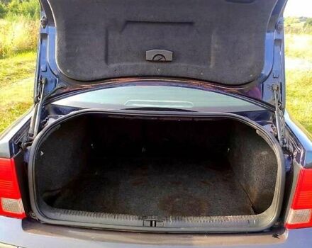 Синій Фольксваген Пассат, об'ємом двигуна 1.6 л та пробігом 355 тис. км за 3500 $, фото 1 на Automoto.ua