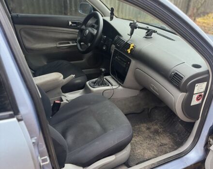 Синий Фольксваген Пассат, объемом двигателя 1.9 л и пробегом 458 тыс. км за 2400 $, фото 4 на Automoto.ua