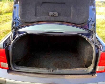 Синій Фольксваген Пассат, об'ємом двигуна 1.6 л та пробігом 355 тис. км за 3500 $, фото 2 на Automoto.ua