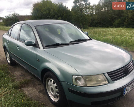 Синий Фольксваген Пассат, объемом двигателя 1.6 л и пробегом 285 тыс. км за 3750 $, фото 3 на Automoto.ua