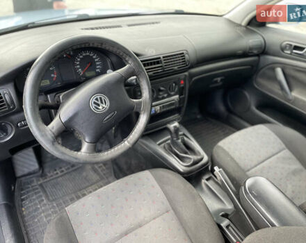 Синий Фольксваген Пассат, объемом двигателя 1.8 л и пробегом 280 тыс. км за 3400 $, фото 8 на Automoto.ua