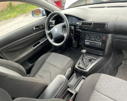 Синий Фольксваген Пассат, объемом двигателя 1.8 л и пробегом 280 тыс. км за 3400 $, фото 7 на Automoto.ua