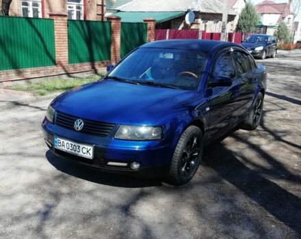Синий Фольксваген Пассат, объемом двигателя 1.8 л и пробегом 300 тыс. км за 3800 $, фото 1 на Automoto.ua