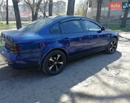 Синий Фольксваген Пассат, объемом двигателя 1.8 л и пробегом 300 тыс. км за 3800 $, фото 4 на Automoto.ua