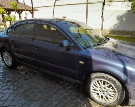 Синий Фольксваген Пассат, объемом двигателя 1.8 л и пробегом 376 тыс. км за 3500 $, фото 2 на Automoto.ua