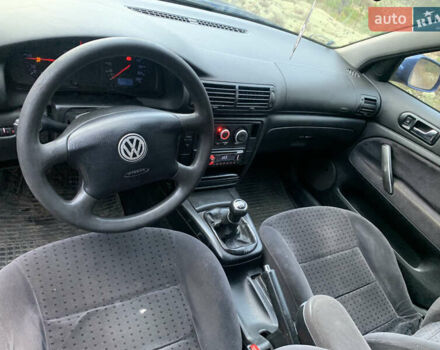 Синий Фольксваген Пассат, объемом двигателя 1.9 л и пробегом 350 тыс. км за 1800 $, фото 9 на Automoto.ua