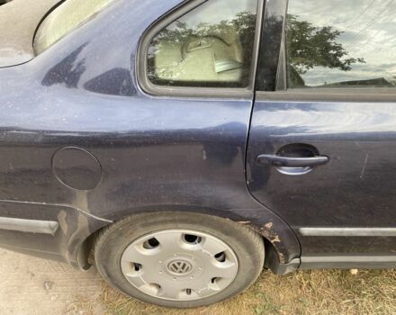 Синий Фольксваген Пассат, объемом двигателя 1.9 л и пробегом 400 тыс. км за 2000 $, фото 4 на Automoto.ua