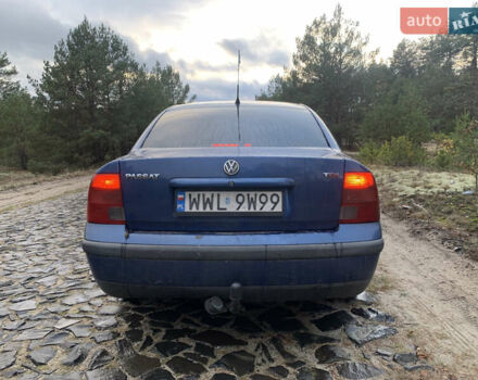 Синий Фольксваген Пассат, объемом двигателя 1.9 л и пробегом 350 тыс. км за 1800 $, фото 5 на Automoto.ua