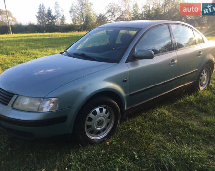 Синий Фольксваген Пассат, объемом двигателя 1.6 л и пробегом 285 тыс. км за 3750 $, фото 17 на Automoto.ua