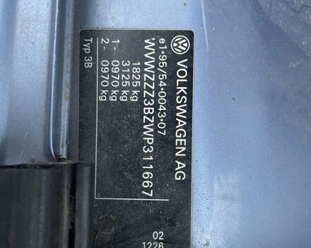 Синий Фольксваген Пассат, объемом двигателя 1.8 л и пробегом 280 тыс. км за 3400 $, фото 23 на Automoto.ua