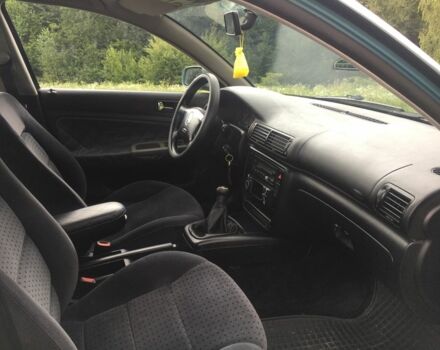 Синий Фольксваген Пассат, объемом двигателя 1.6 л и пробегом 285 тыс. км за 3750 $, фото 6 на Automoto.ua