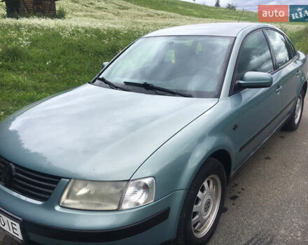 Синий Фольксваген Пассат, объемом двигателя 1.6 л и пробегом 285 тыс. км за 3750 $, фото 5 на Automoto.ua