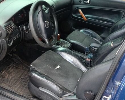 Синий Фольксваген Пассат, объемом двигателя 1.8 л и пробегом 283 тыс. км за 2650 $, фото 3 на Automoto.ua