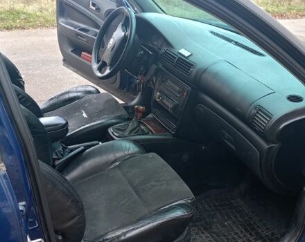 Синий Фольксваген Пассат, объемом двигателя 1.8 л и пробегом 283 тыс. км за 2650 $, фото 13 на Automoto.ua