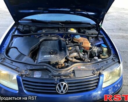 Синий Фольксваген Пассат, объемом двигателя 1.8 л и пробегом 302 тыс. км за 3850 $, фото 5 на Automoto.ua