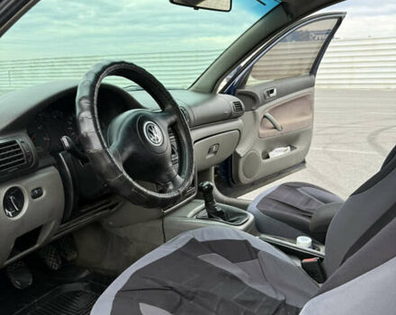 Синий Фольксваген Пассат, объемом двигателя 1.9 л и пробегом 500 тыс. км за 2000 $, фото 3 на Automoto.ua