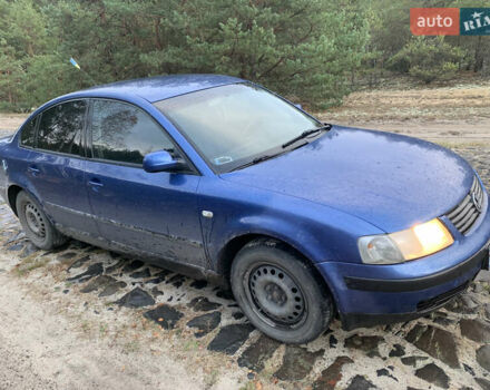 Синий Фольксваген Пассат, объемом двигателя 1.9 л и пробегом 350 тыс. км за 1800 $, фото 2 на Automoto.ua