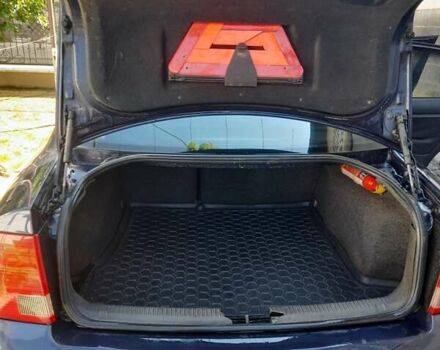 Синий Фольксваген Пассат, объемом двигателя 1.8 л и пробегом 376 тыс. км за 3500 $, фото 9 на Automoto.ua