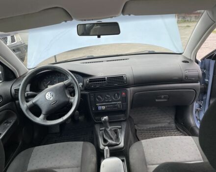 Синий Фольксваген Пассат, объемом двигателя 1.8 л и пробегом 280 тыс. км за 3400 $, фото 10 на Automoto.ua