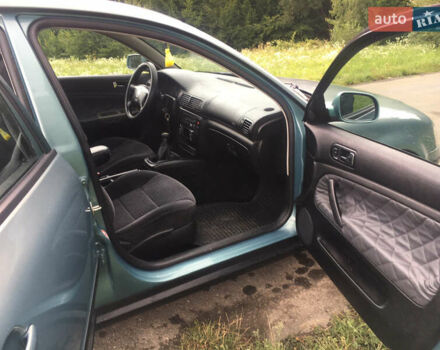 Синий Фольксваген Пассат, объемом двигателя 1.6 л и пробегом 285 тыс. км за 3750 $, фото 13 на Automoto.ua