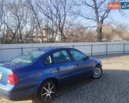 Синий Фольксваген Пассат, объемом двигателя 1.6 л и пробегом 420 тыс. км за 2500 $, фото 3 на Automoto.ua
