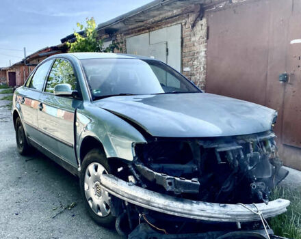 Синий Фольксваген Пассат, объемом двигателя 1.78 л и пробегом 189 тыс. км за 1699 $, фото 4 на Automoto.ua