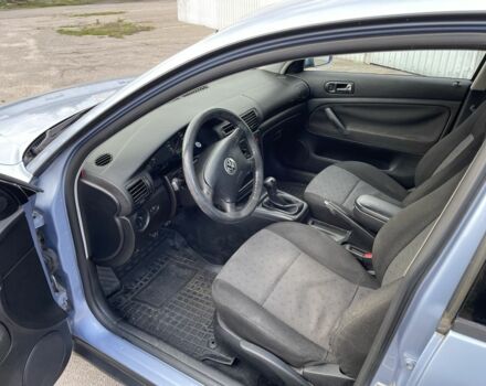 Синий Фольксваген Пассат, объемом двигателя 1.8 л и пробегом 280 тыс. км за 3400 $, фото 6 на Automoto.ua