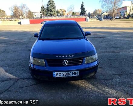 Синий Фольксваген Пассат, объемом двигателя 1.8 л и пробегом 302 тыс. км за 3850 $, фото 3 на Automoto.ua