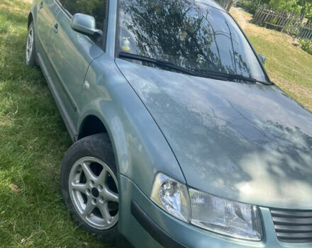 Синий Фольксваген Пассат, объемом двигателя 1.78 л и пробегом 300 тыс. км за 3800 $, фото 1 на Automoto.ua