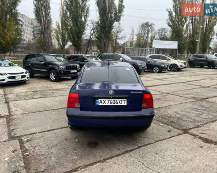 Синий Фольксваген Пассат, объемом двигателя 1.78 л и пробегом 405 тыс. км за 4200 $, фото 4 на Automoto.ua