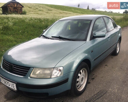 Синий Фольксваген Пассат, объемом двигателя 1.6 л и пробегом 285 тыс. км за 3750 $, фото 2 на Automoto.ua