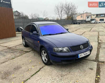 Синий Фольксваген Пассат, объемом двигателя 1.78 л и пробегом 405 тыс. км за 4200 $, фото 1 на Automoto.ua